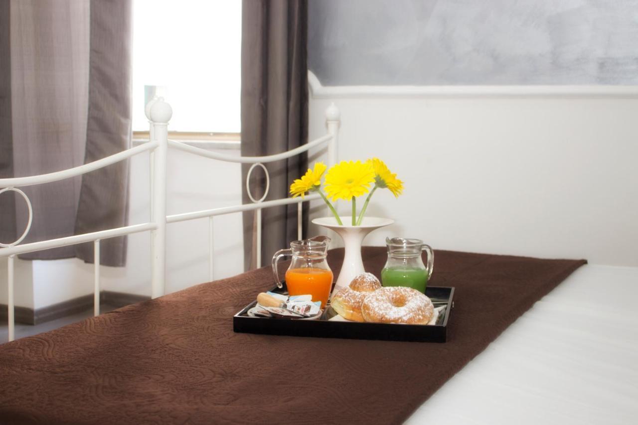 I Benvenuti Al Sud Bed & Breakfast Naples Exterior photo